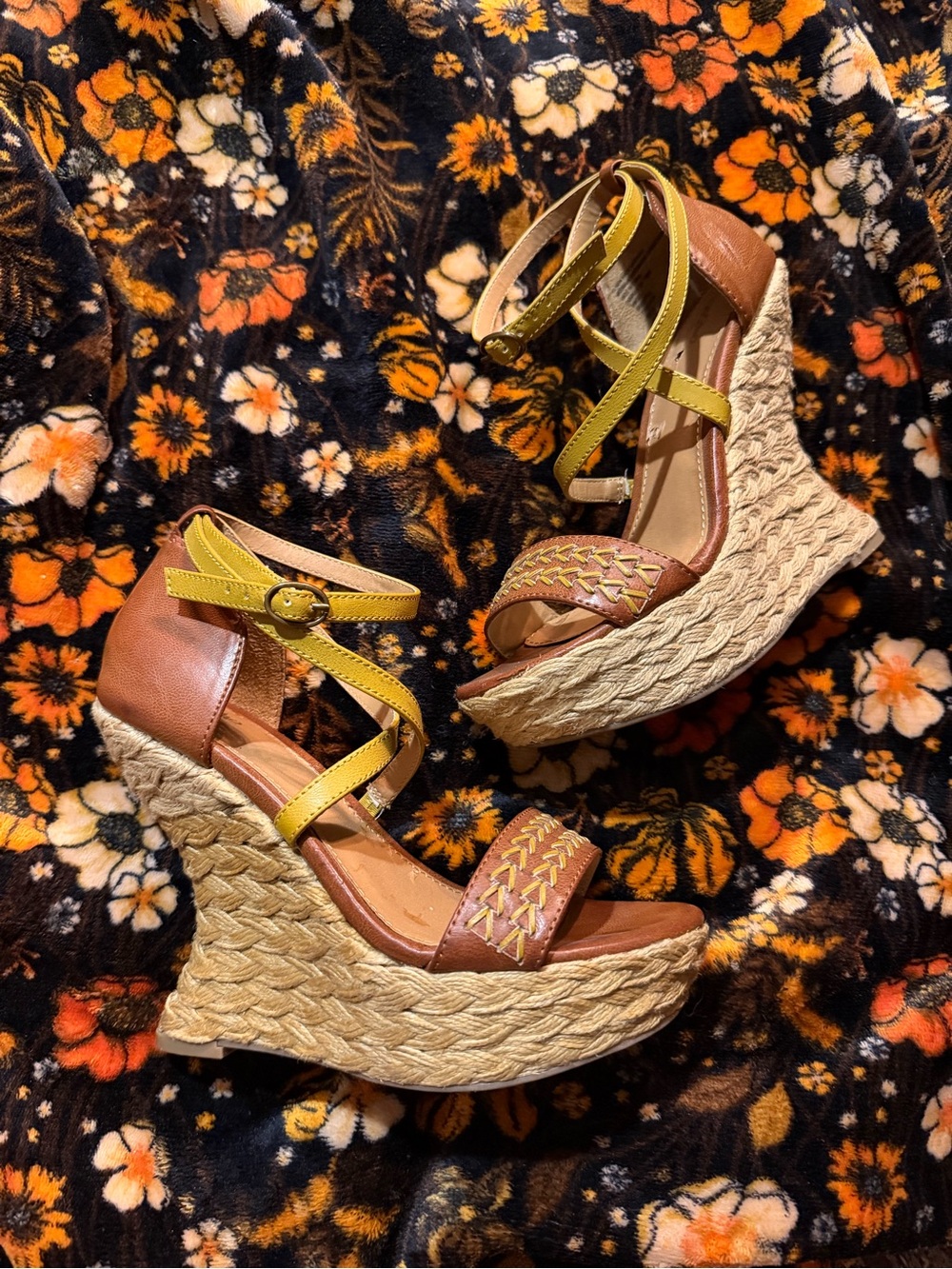 Woven funky Wedge Sandals